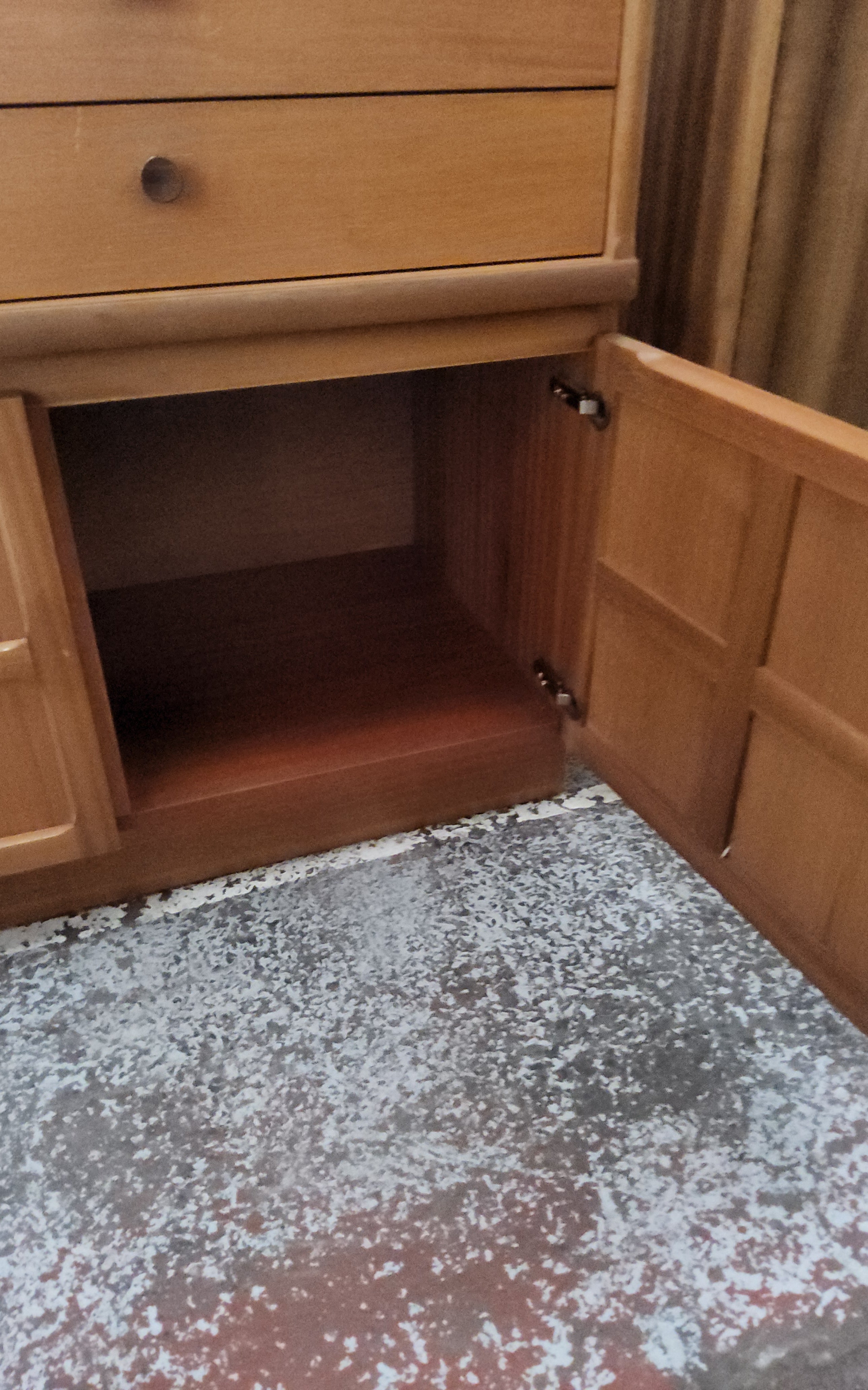 Wall Cabinet